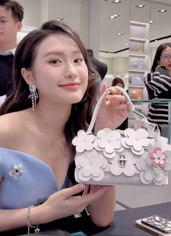 Tương lai của Doãn Hải My trong ngành giải trí hứa hẹn sẽ còn tỏa sáng hơn nữa